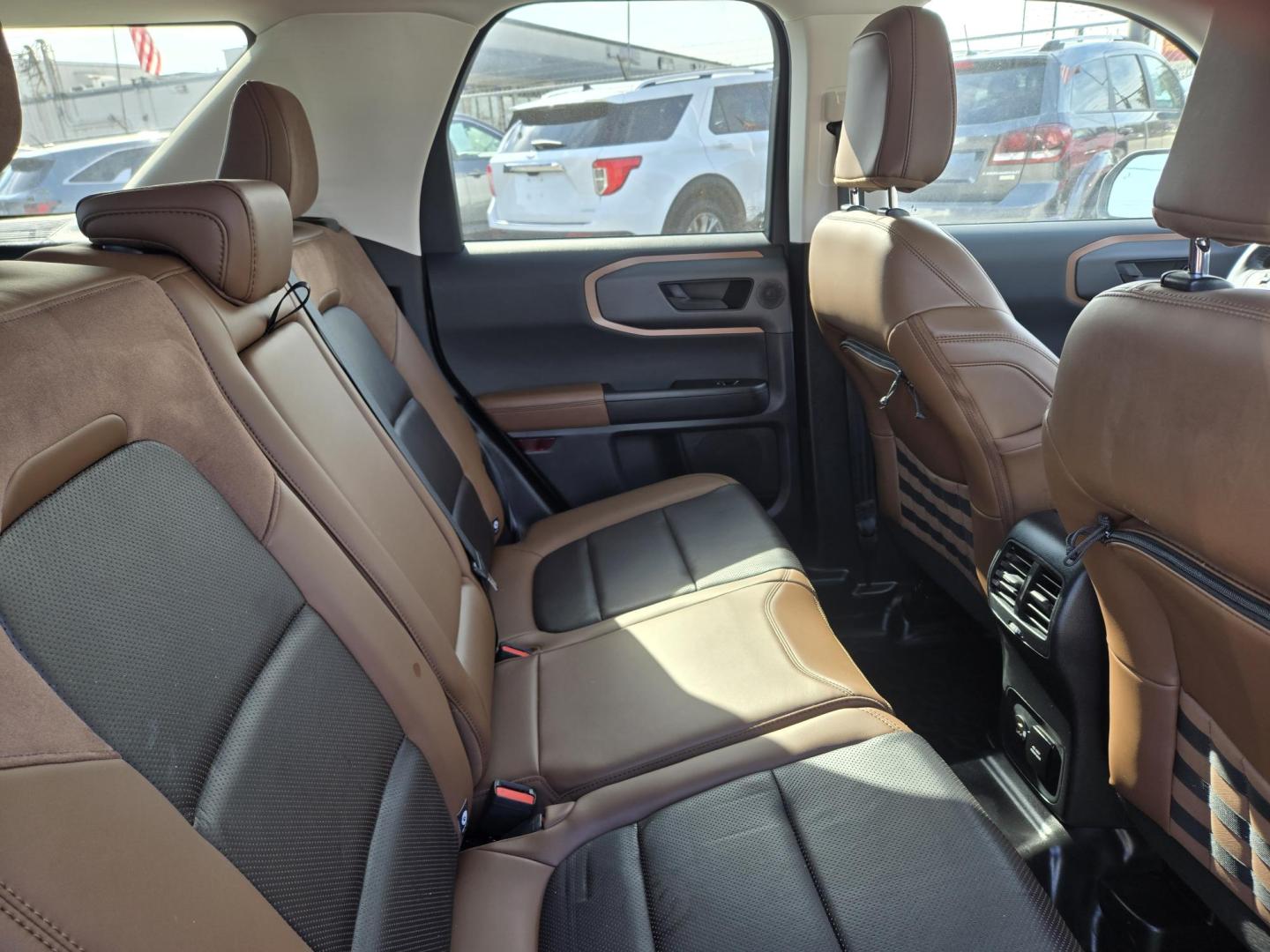 2022 Gray /brown Ford Bronco Sport Badlands (3FMCR9D99NR) with an 2.0L L4 DOHC 16V engine, 8A transmission, located at 1842 Wirt Road, Houston, TX, 77055, (713) 973-3903, 29.805330, -95.484787 - Photo#14