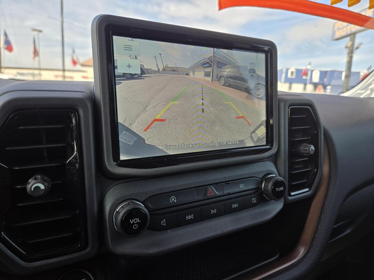 2022 Gray /brown Ford Bronco Sport Badlands (3FMCR9D99NR) with an 2.0L L4 DOHC 16V engine, 8A transmission, located at 1842 Wirt Road, Houston, TX, 77055, (713) 973-3903, 29.805330, -95.484787 - Photo#18