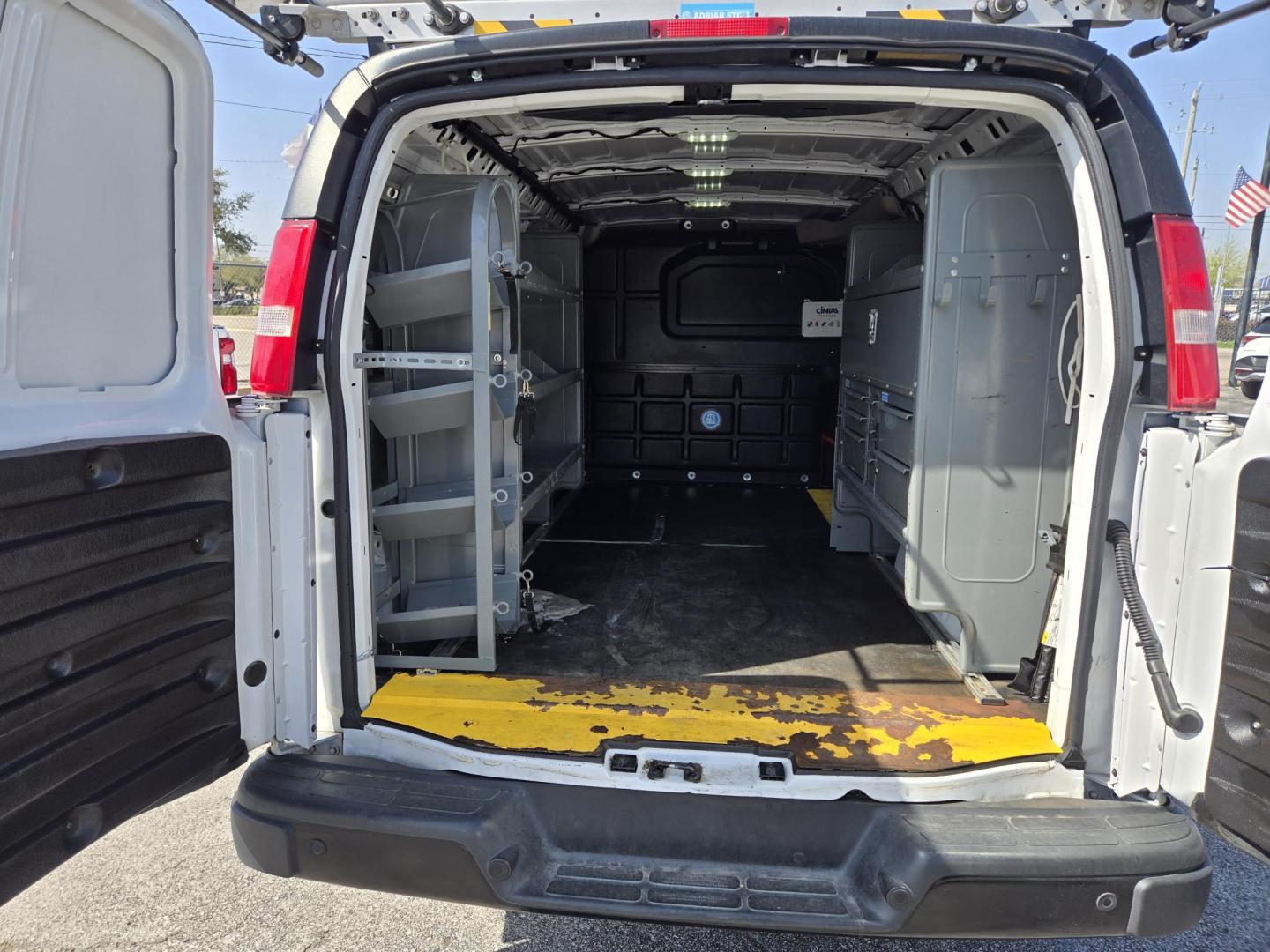 2020 White Chevrolet Express 2500 Cargo (1GCWGAFP7L1) with an 4.3L V6 engine, 6A transmission, located at 1842 Wirt Road, Houston, TX, 77055, (713) 973-3903, 29.805330, -95.484787 - Photo#11