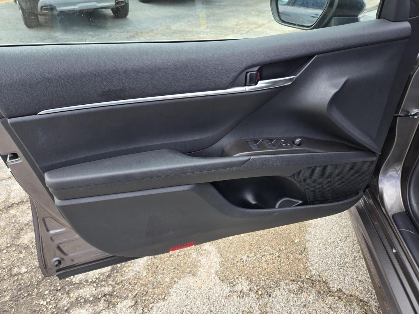 2024 Gray /Black Toyota Camry SE (4T1G11AK7RU) with an 2.5L L4 DOHC 16V engine, 8A transmission, located at 1842 Wirt Road, Houston, TX, 77055, (713) 973-3903, 29.805330, -95.484787 - Photo#9