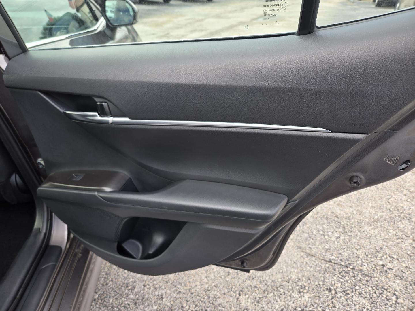 2024 Gray /Black Toyota Camry SE (4T1G11AK7RU) with an 2.5L L4 DOHC 16V engine, 8A transmission, located at 1842 Wirt Road, Houston, TX, 77055, (713) 973-3903, 29.805330, -95.484787 - Photo#15