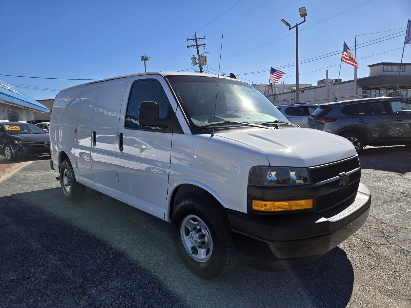 2019 White /Gray Chevrolet Express 2500 Cargo (1GCWGAFG9K1) with an 6.0L V8 OHV 16V FFV engine, 6A transmission, located at 1842 Wirt Road, Houston, TX, 77055, (713) 973-3903, 29.805330, -95.484787 - Photo#6