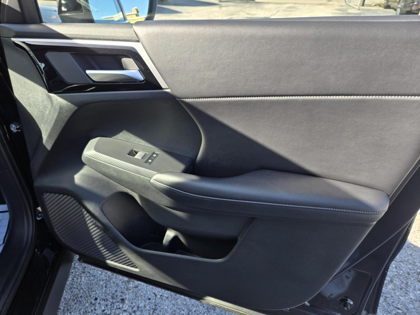 2024 Black /Black Mitsubishi Outlander SE 2WD (JA4J3VA88RZ) with an 2.4L L4 DOHC 16V engine, CVT transmission, located at 1842 Wirt Road, Houston, TX, 77055, (713) 973-3903, 29.805330, -95.484787 - Photo#13