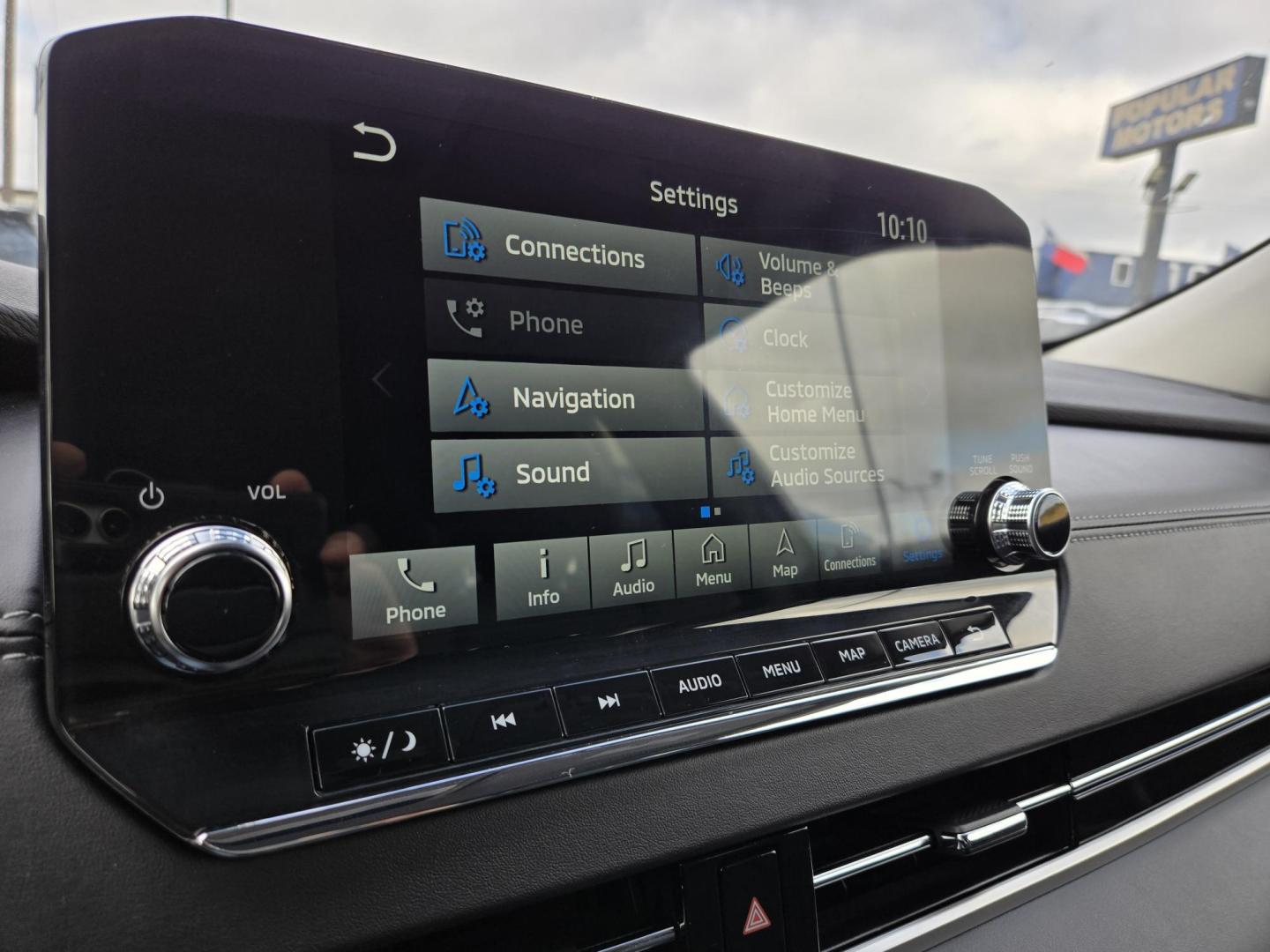 2024 Gray /Gray Mitsubishi Outlander SE 4WD (JA4J4VA84RZ) with an 2.4L L4 DOHC 16V engine, CVT transmission, located at 1842 Wirt Road, Houston, TX, 77055, (713) 973-3903, 29.805330, -95.484787 - Photo#18