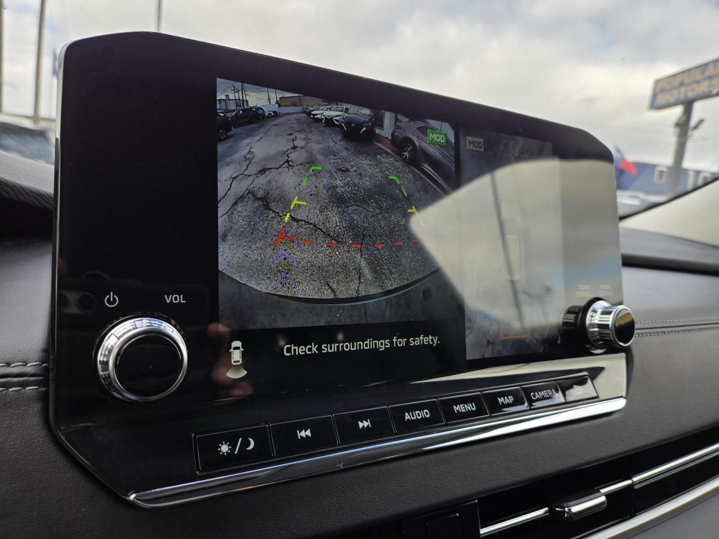 2024 Gray /Gray Mitsubishi Outlander SE 4WD (JA4J4VA84RZ) with an 2.4L L4 DOHC 16V engine, CVT transmission, located at 1842 Wirt Road, Houston, TX, 77055, (713) 973-3903, 29.805330, -95.484787 - Photo#19