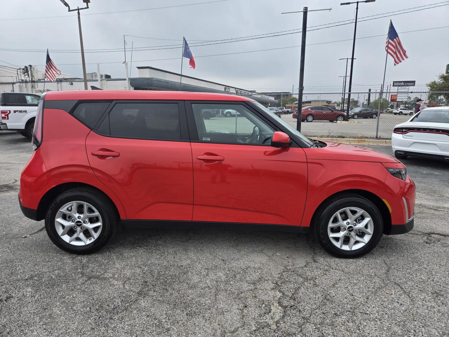 2024 Red /Black Kia Soul LX CVT (KNDJ23AU5R7) with an 2.0L L4 DOHC 16V engine, CVT transmission, located at 1842 Wirt Road, Houston, TX, 77055, (713) 973-3903, 29.805330, -95.484787 - Photo#5