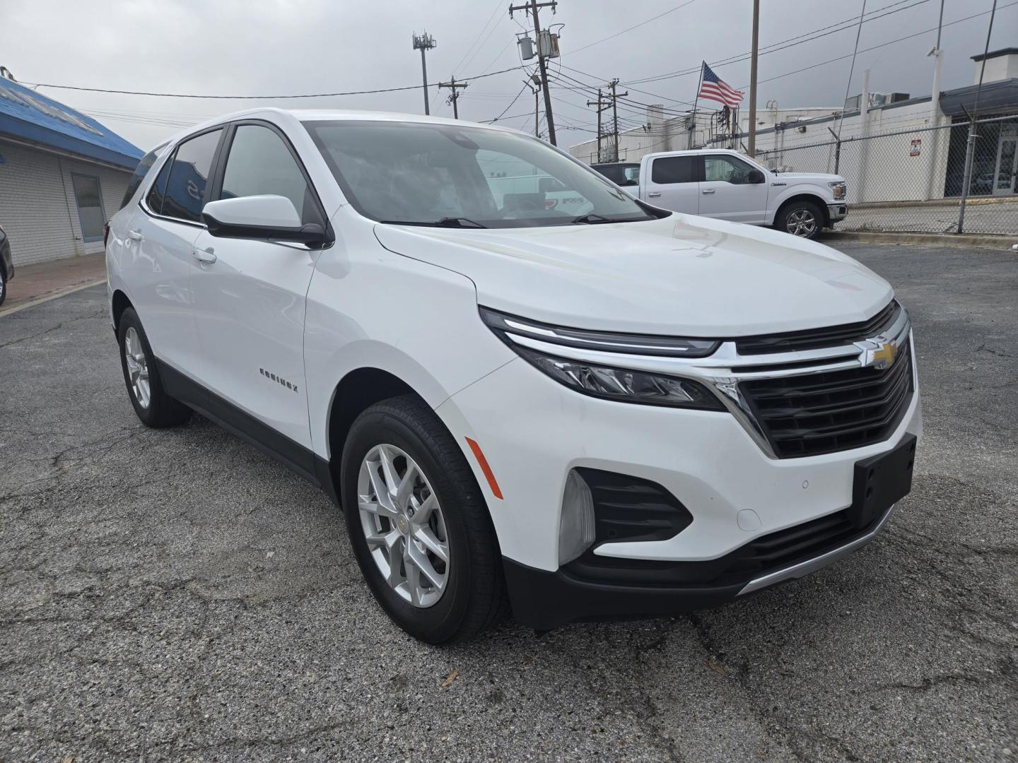 2023 White /Gray Chevrolet Equinox LT Fleet AWD (3GNAXTEG3PL) with an 1.5L L4 DOHC 16V TURBO engine, 6A transmission, located at 1842 Wirt Road, Houston, TX, 77055, (713) 973-3903, 29.805330, -95.484787 - Photo#6