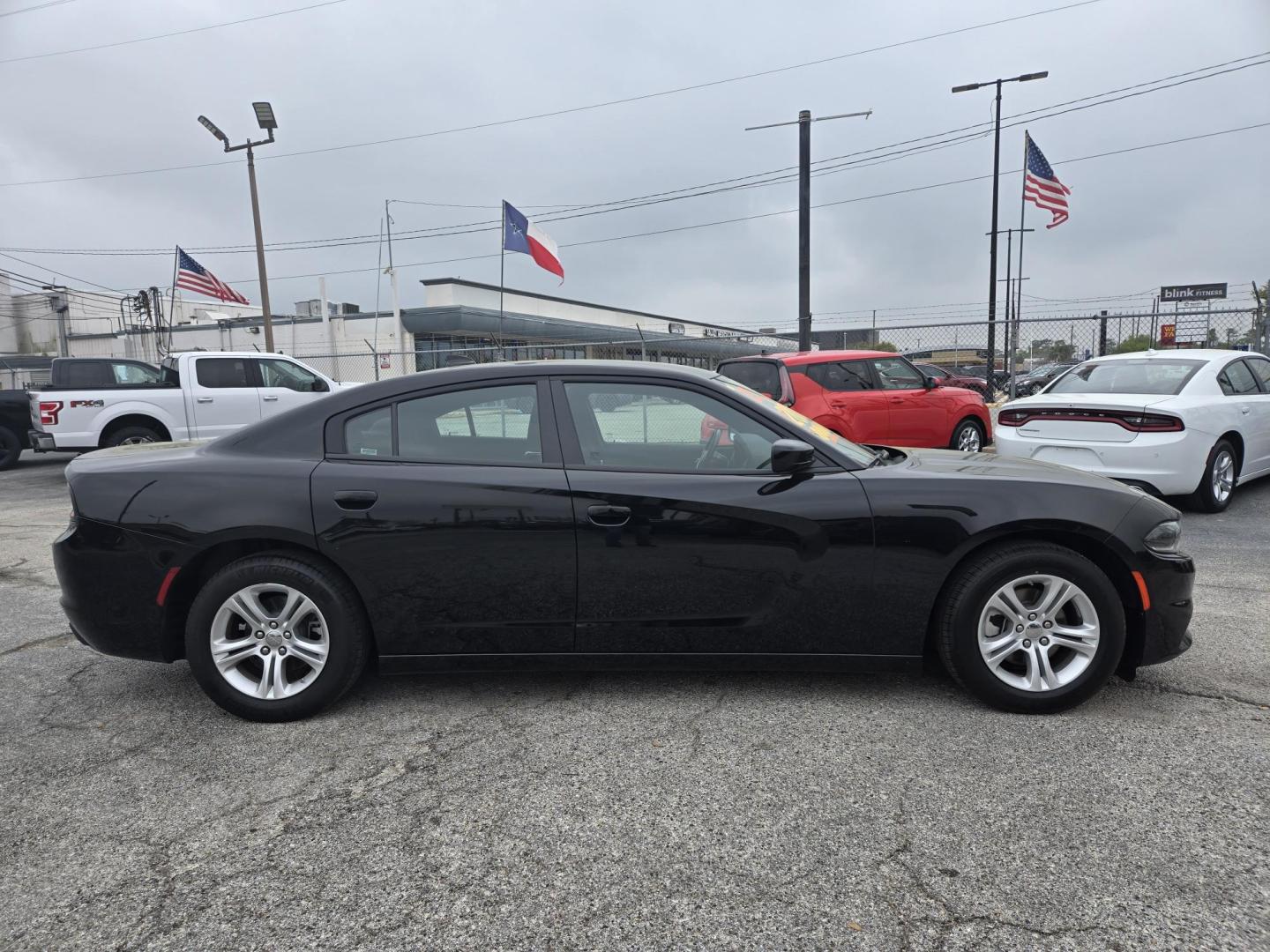 2023 Black /Black Dodge Charger SXT (2C3CDXBG3PH) with an 3.6L V6 DOHC 24V engine, 8A transmission, located at 1842 Wirt Road, Houston, TX, 77055, (713) 973-3903, 29.805330, -95.484787 - Photo#5