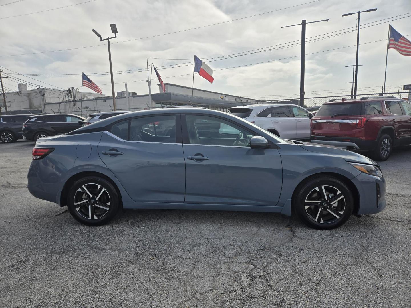 2024 Celestite Nissan Sentra SV (3N1AB8CV8RY) with an 1.8L L4 SFI DOHC 16V engine, CVT transmission, located at 1842 Wirt Road, Houston, TX, 77055, (713) 973-3903, 29.805330, -95.484787 - Photo#5