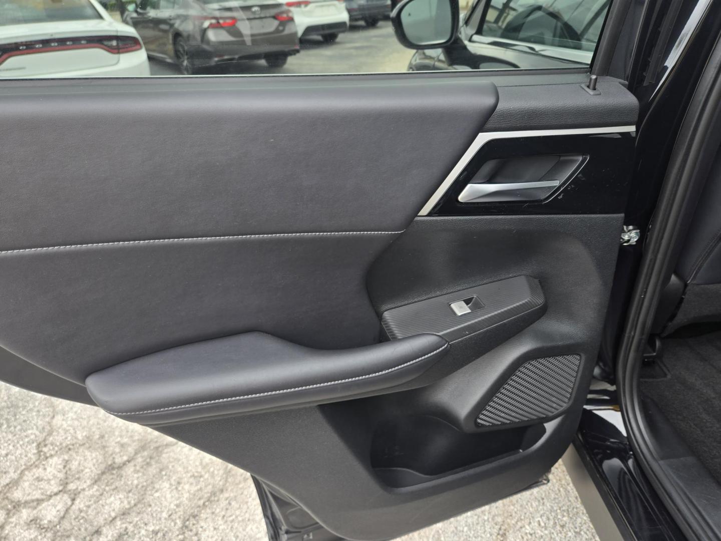 2024 Black Mitsubishi Outlander SE 4WD (JA4J4VA85RZ) with an 2.4L L4 DOHC 16V engine, CVT transmission, located at 1842 Wirt Road, Houston, TX, 77055, (713) 973-3903, 29.805330, -95.484787 - Photo#11