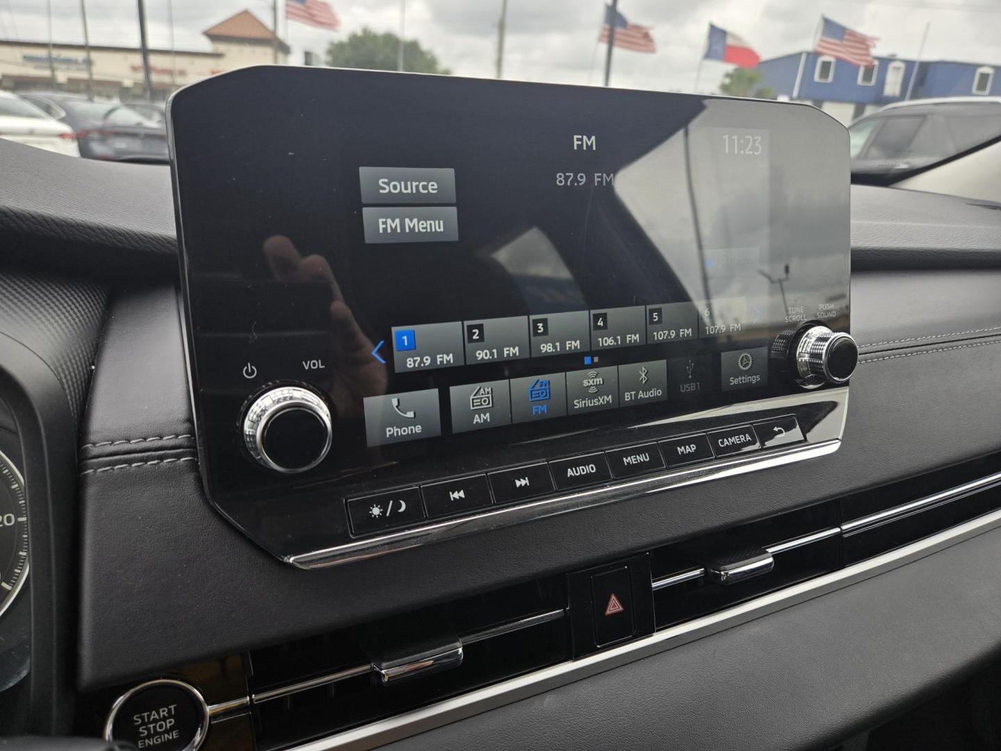 2024 Black Mitsubishi Outlander SE 4WD (JA4J4VA85RZ) with an 2.4L L4 DOHC 16V engine, CVT transmission, located at 1842 Wirt Road, Houston, TX, 77055, (713) 973-3903, 29.805330, -95.484787 - Photo#18