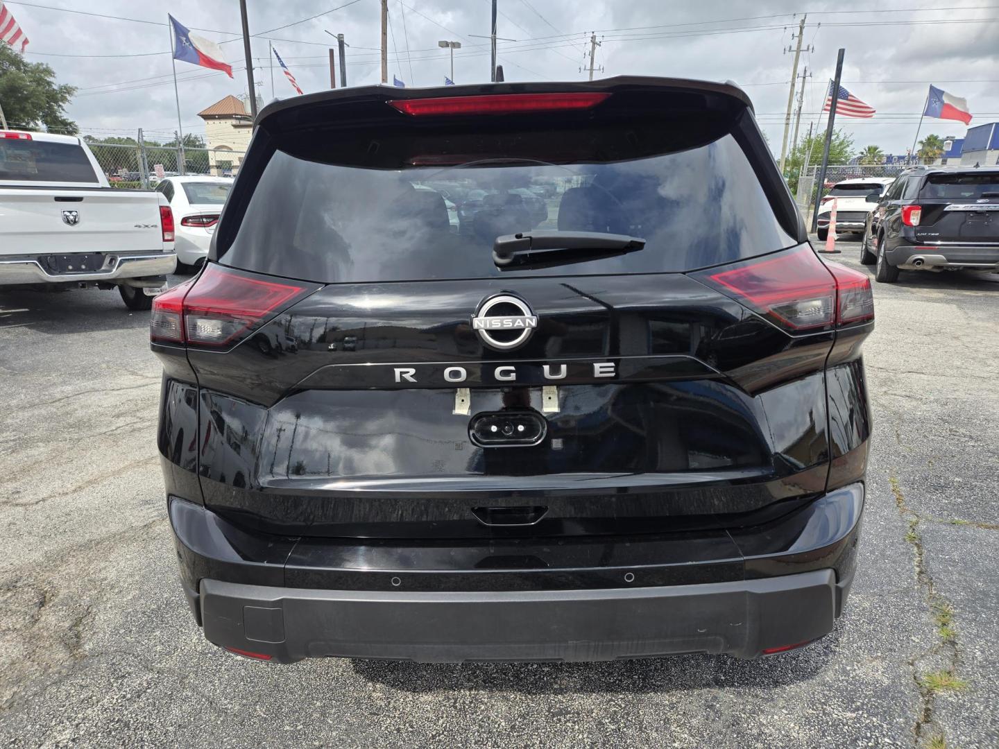 2024 Black Nissan Rogue S (5N1BT3AA2RC) with an 2.5L L4 DOHC 16V engine, CVT transmission, located at 1842 Wirt Road, Houston, TX, 77055, (713) 973-3903, 29.805330, -95.484787 - Photo#3