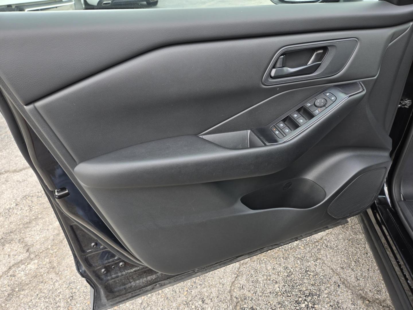 2024 Black Nissan Rogue S (5N1BT3AA2RC) with an 2.5L L4 DOHC 16V engine, CVT transmission, located at 1842 Wirt Road, Houston, TX, 77055, (713) 973-3903, 29.805330, -95.484787 - Photo#9
