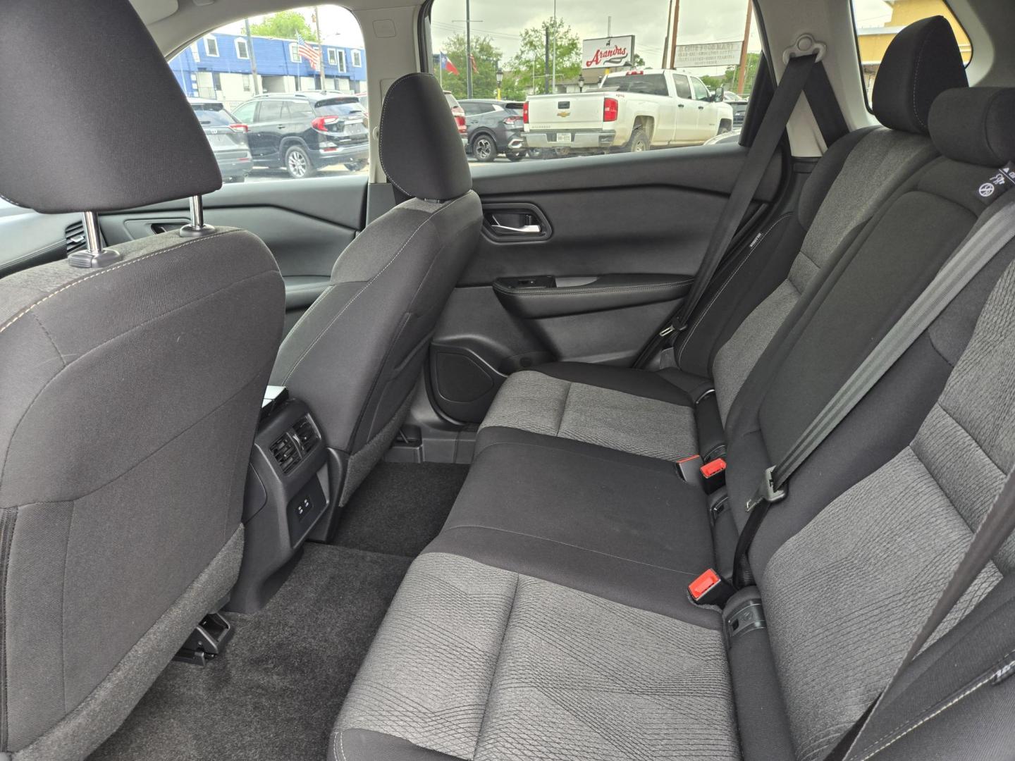 2025 Silver Nissan Rogue SV (5N1BT3BA6SC) with an 2.5L L4 DOHC 16V engine, CVT transmission, located at 1842 Wirt Road, Houston, TX, 77055, (713) 973-3903, 29.805330, -95.484787 - Photo#10