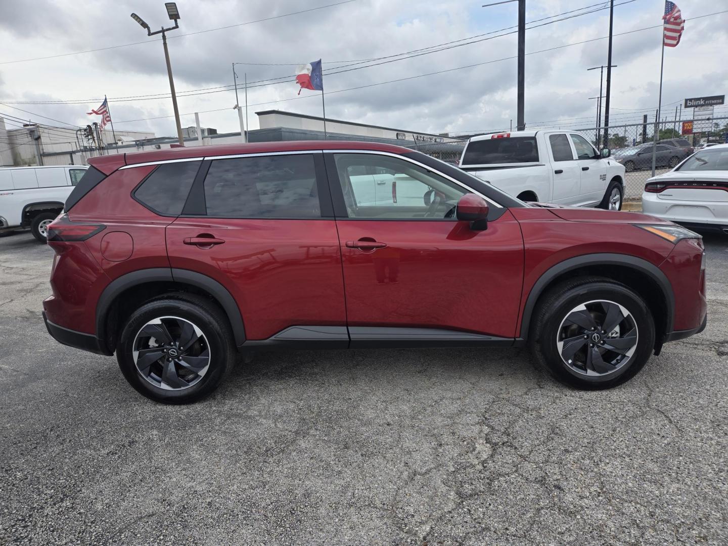 2025 MAROON Nissan Rogue SV AWD (5N1BT3BB5SC) with an 2.5L L4 DOHC 16V engine, CVT transmission, located at 1842 Wirt Road, Houston, TX, 77055, (713) 973-3903, 29.805330, -95.484787 - Photo#5