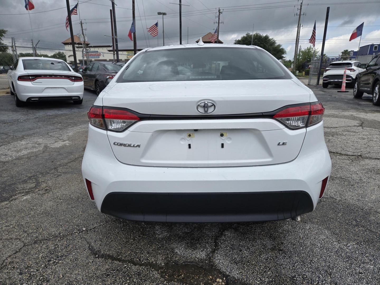 2024 White Toyota Corolla LE (5YFB4MDE3RP) with an 2.0L L4 DOHC 16V engine, CVT transmission, located at 1842 Wirt Road, Houston, TX, 77055, (713) 973-3903, 29.805330, -95.484787 - Photo#3