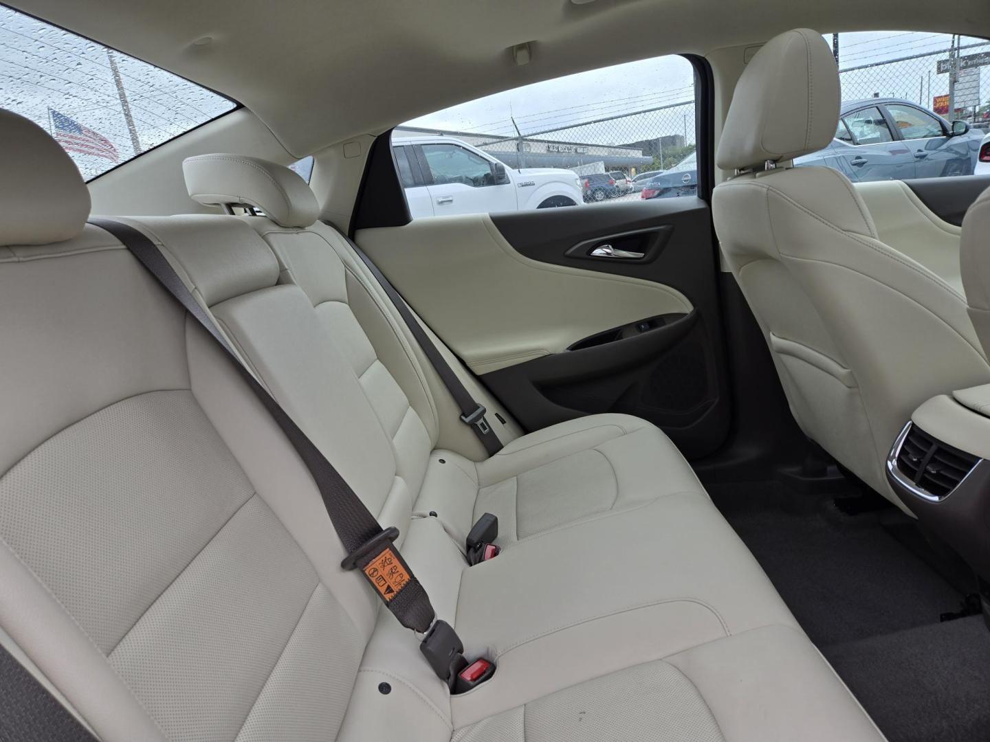 2024 White Chevrolet Malibu 2LT (1G1ZE5ST6RF) with an 1.5L L4 DOHC 16V engine, 6A transmission, located at 1842 Wirt Road, Houston, TX, 77055, (713) 973-3903, 29.805330, -95.484787 - Photo#14