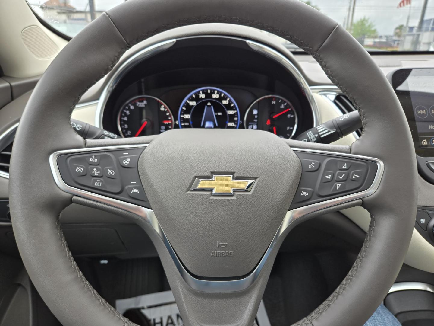 2024 White Chevrolet Malibu 2LT (1G1ZE5ST6RF) with an 1.5L L4 DOHC 16V engine, 6A transmission, located at 1842 Wirt Road, Houston, TX, 77055, (713) 973-3903, 29.805330, -95.484787 - Photo#19