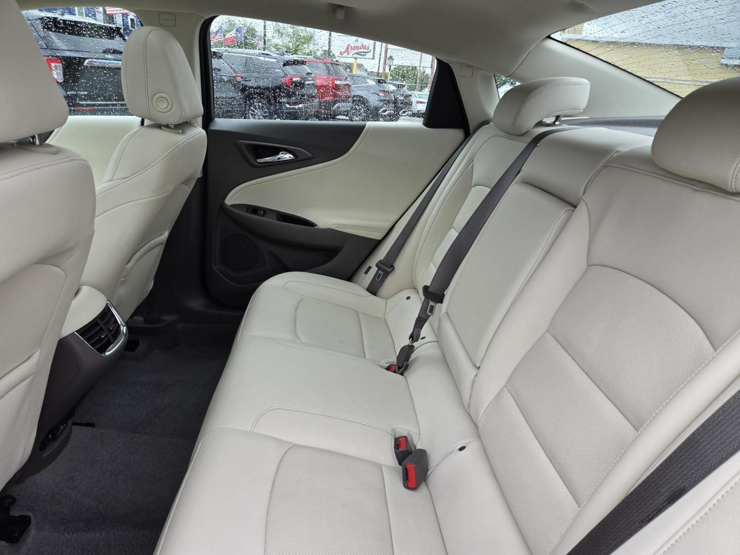 2024 White Chevrolet Malibu 2LT (1G1ZE5ST6RF) with an 1.5L L4 DOHC 16V engine, 6A transmission, located at 1842 Wirt Road, Houston, TX, 77055, (713) 973-3903, 29.805330, -95.484787 - Photo#10
