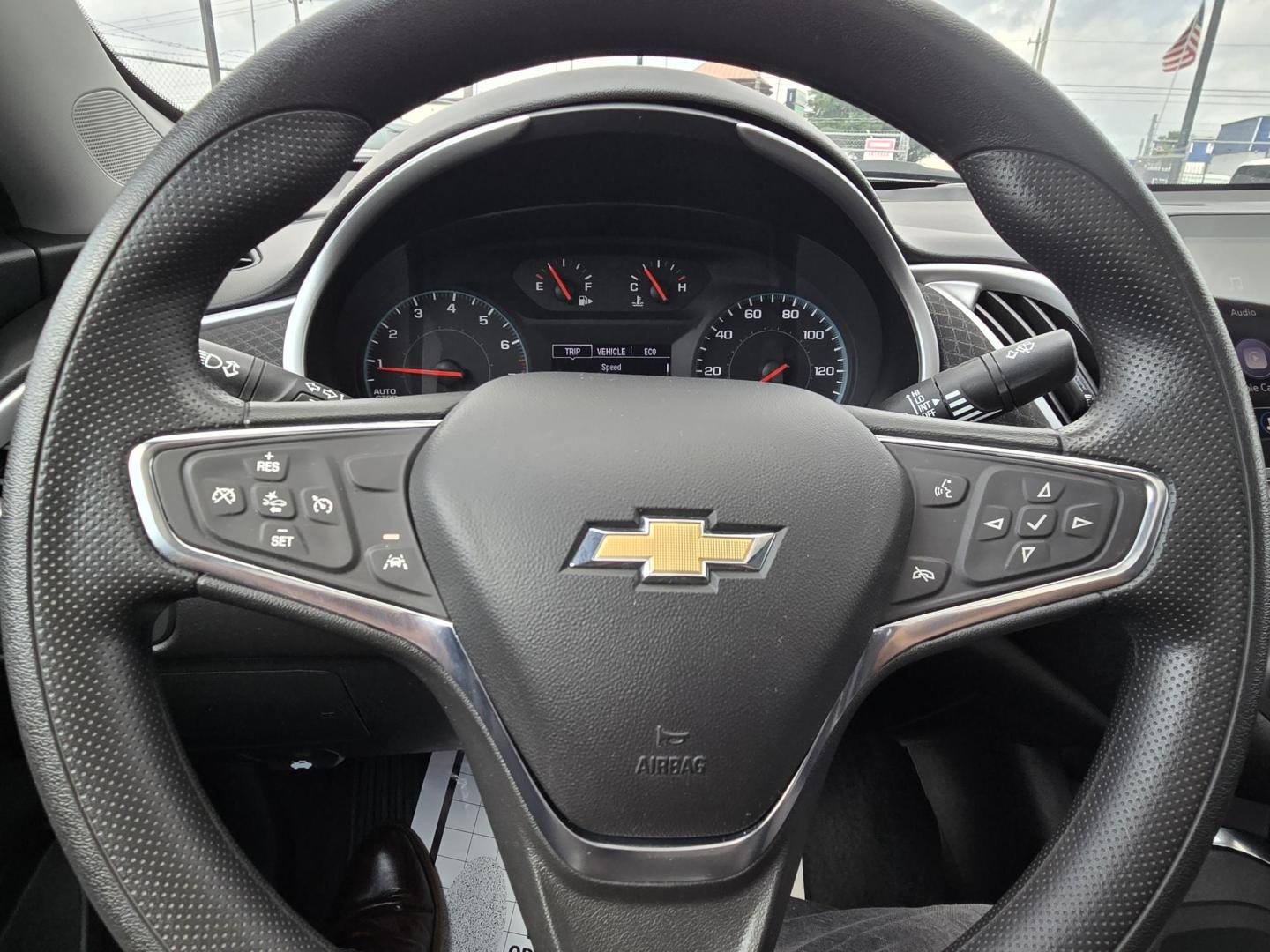 2024 White /Black Chevrolet Malibu 1LT (1G1ZD5ST6RF) with an 1.5L L4 DOHC 16V engine, 6A transmission, located at 1842 Wirt Road, Houston, TX, 77055, (713) 973-3903, 29.805330, -95.484787 - Photo#18