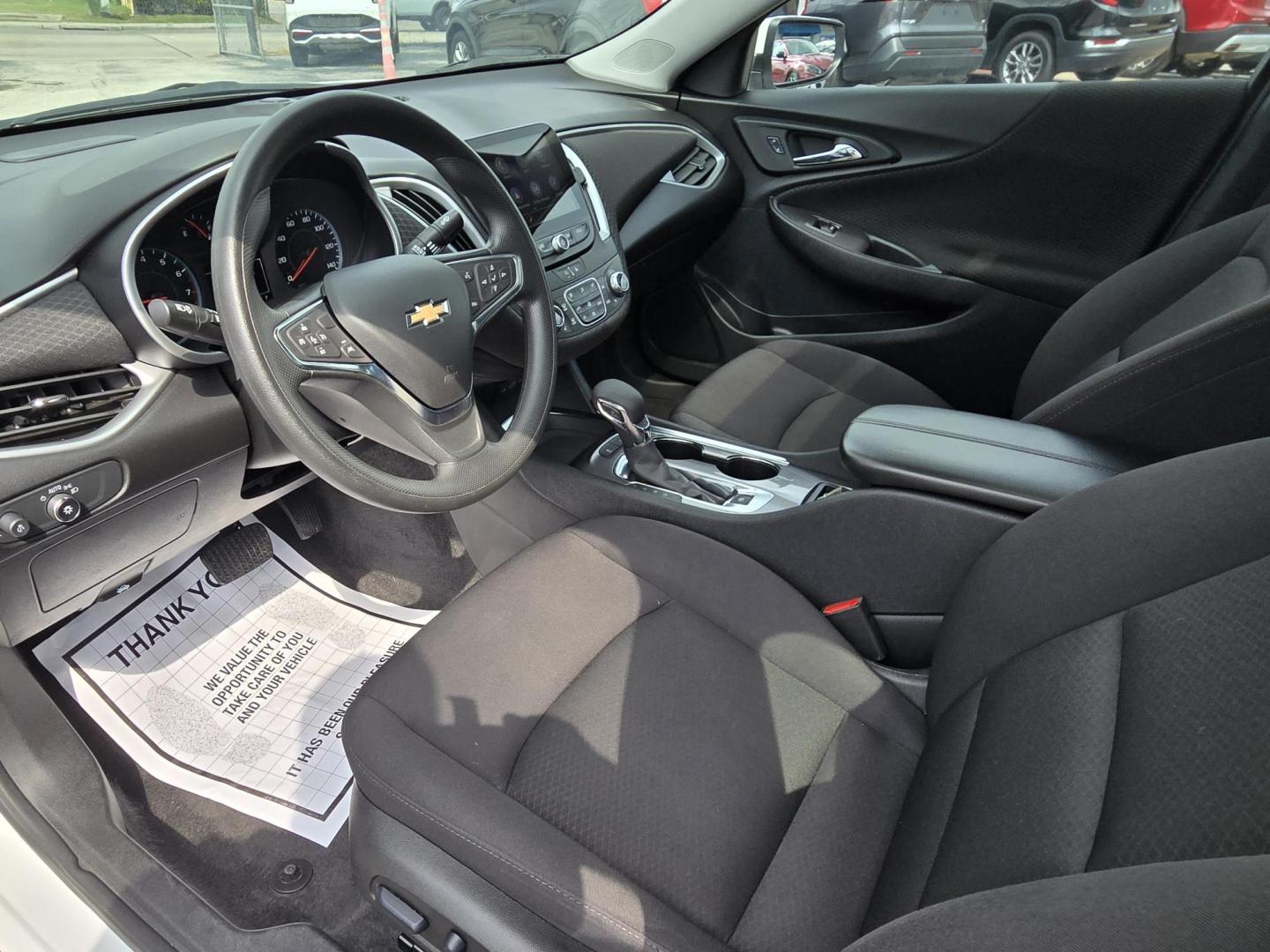 2024 White /Black Chevrolet Malibu 1LT (1G1ZD5ST6RF) with an 1.5L L4 DOHC 16V engine, 6A transmission, located at 1842 Wirt Road, Houston, TX, 77055, (713) 973-3903, 29.805330, -95.484787 - Photo#8