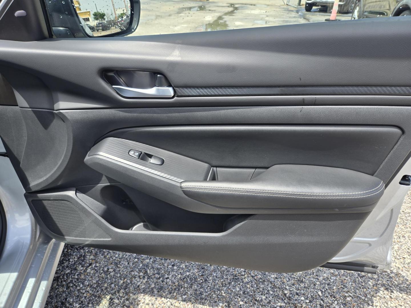 2024 Silver Nissan Altima 2.5 SV (1N4BL4DV7RN) with an 2.5L L4 DOHC 16V engine, CVT transmission, located at 1842 Wirt Road, Houston, TX, 77055, (713) 973-3903, 29.805330, -95.484787 - Photo#13