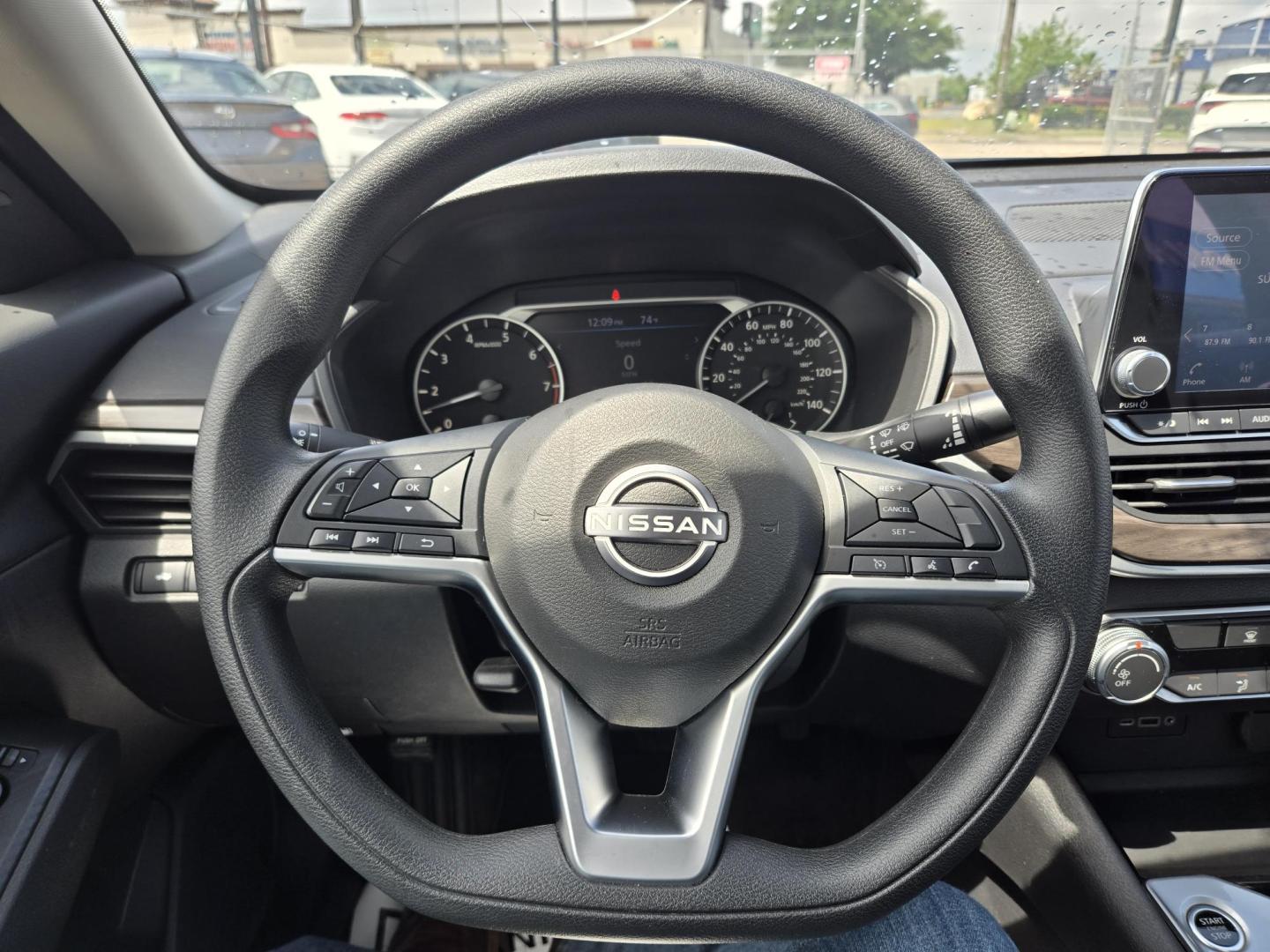 2024 Silver Nissan Altima 2.5 SV (1N4BL4DV7RN) with an 2.5L L4 DOHC 16V engine, CVT transmission, located at 1842 Wirt Road, Houston, TX, 77055, (713) 973-3903, 29.805330, -95.484787 - Photo#17