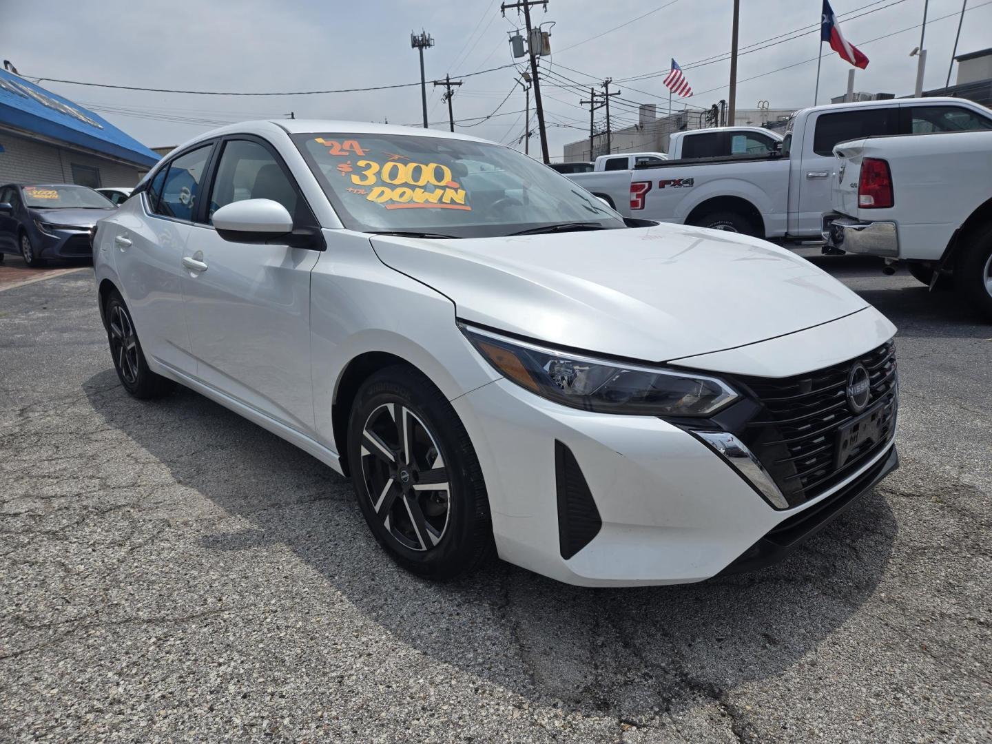 2024 White /Black Nissan Sentra SV (3N1AB8CV8RY) with an 1.8L L4 SFI DOHC 16V engine, CVT transmission, located at 1842 Wirt Road, Houston, TX, 77055, (713) 973-3903, 29.805330, -95.484787 - Photo#6