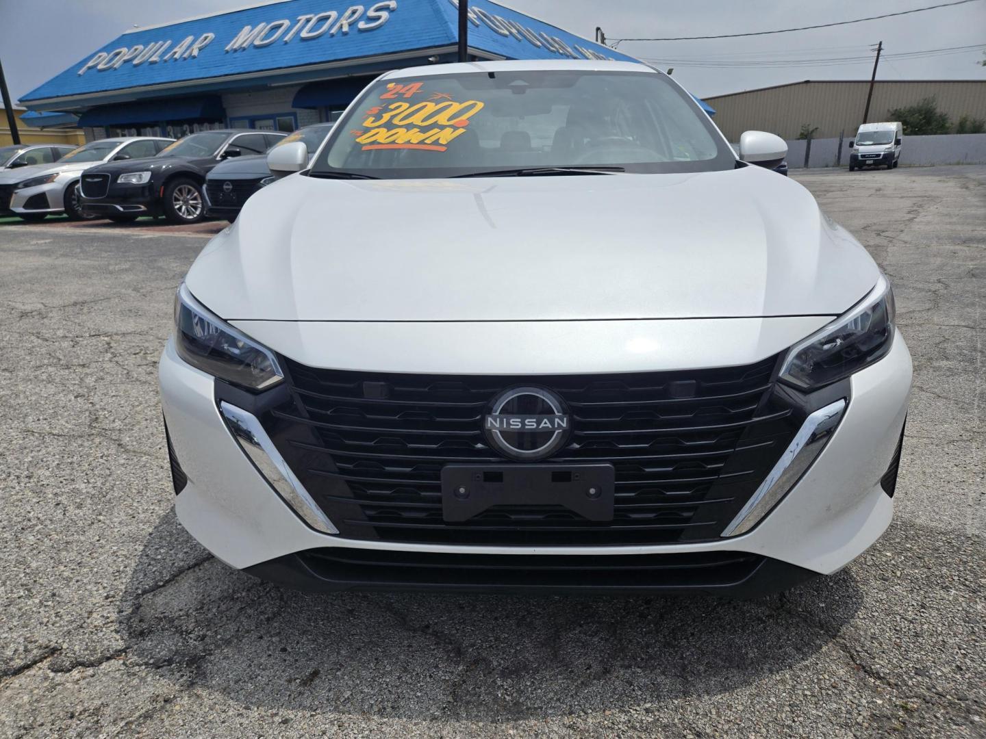 2024 White /Black Nissan Sentra SV (3N1AB8CV8RY) with an 1.8L L4 SFI DOHC 16V engine, CVT transmission, located at 1842 Wirt Road, Houston, TX, 77055, (713) 973-3903, 29.805330, -95.484787 - Photo#7