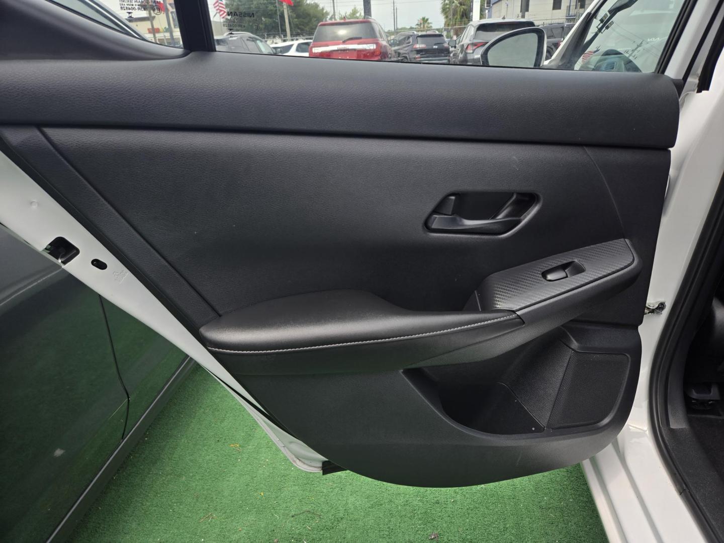 2024 White /Black Nissan Sentra SV (3N1AB8CV8RY) with an 1.8L L4 SFI DOHC 16V engine, CVT transmission, located at 1842 Wirt Road, Houston, TX, 77055, (713) 973-3903, 29.805330, -95.484787 - Photo#17