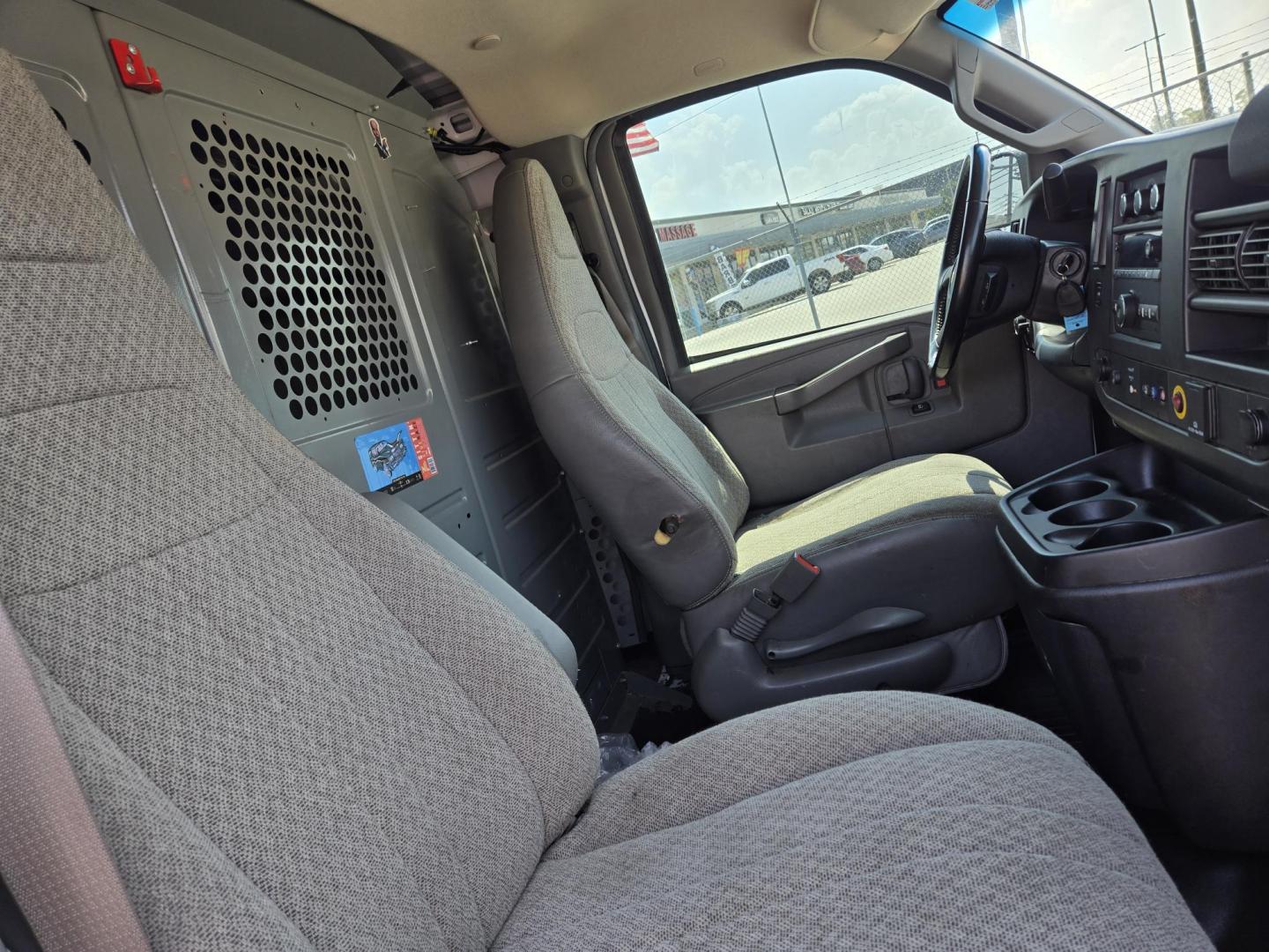 2021 White Chevrolet Express 2500 Cargo (1GCWGAFP5M1) with an 4.3L V6 engine, 6A transmission, located at 1842 Wirt Road, Houston, TX, 77055, (713) 973-3903, 29.805330, -95.484787 - Photo#10