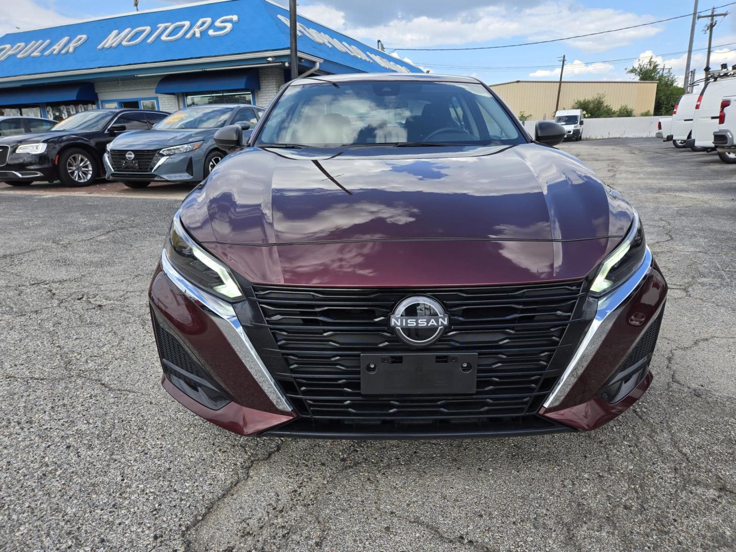 2025 MAROON Nissan Altima 2.5 SV (1N4BL4DV1SN) with an 2.5L L4 DOHC 16V engine, CVT transmission, located at 1842 Wirt Road, Houston, TX, 77055, (713) 973-3903, 29.805330, -95.484787 - Photo#7