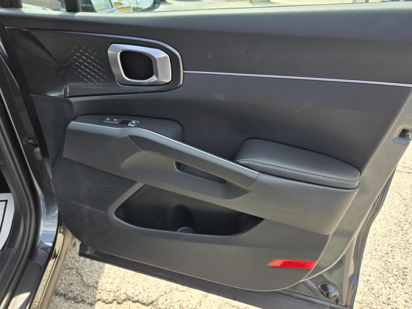 2023 Gray /Black Kia Sorento LX 2WD (5XYRG4LC9PG) with an 2.4L L4 DOHC 16V engine, 6A transmission, located at 1842 Wirt Road, Houston, TX, 77055, (713) 973-3903, 29.805330, -95.484787 - Photo#13