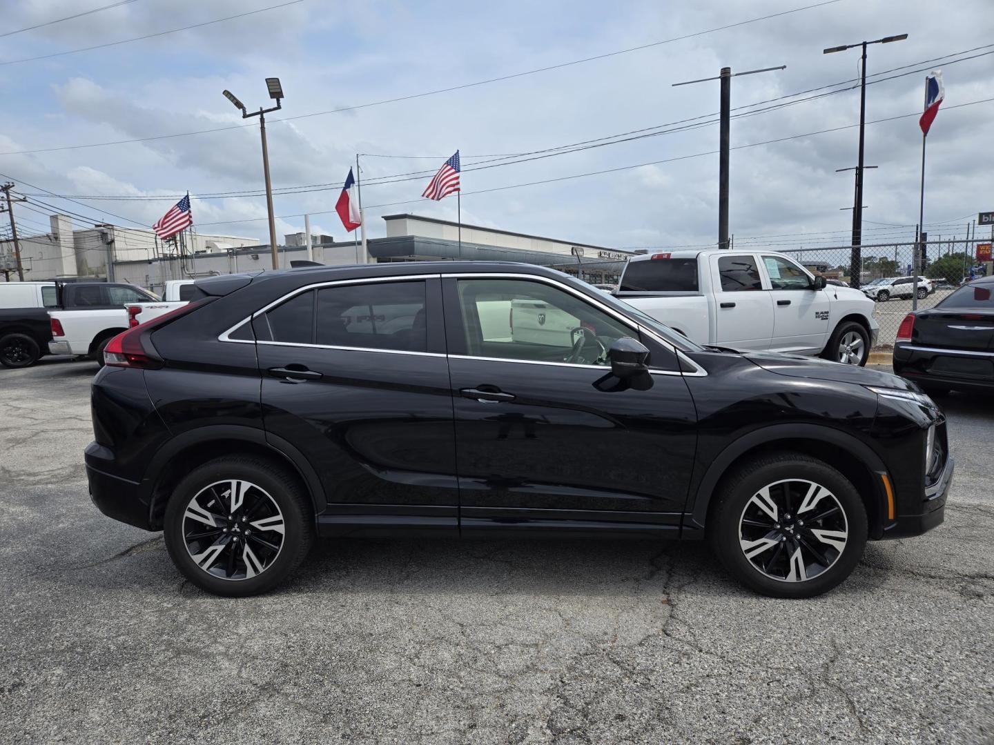 2024 Black Mitsubishi Eclipse Cross SE AWD (JA4ATWAA9RZ) with an 1.5L L4 DOHC 16V engine, CVT transmission, located at 1842 Wirt Road, Houston, TX, 77055, (713) 973-3903, 29.805330, -95.484787 - Photo#5