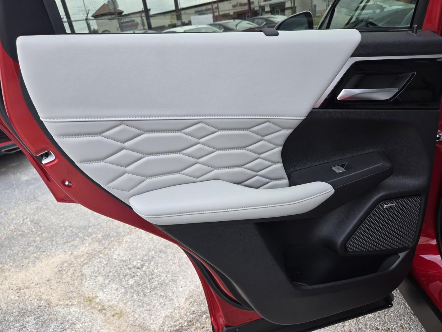 2025 MAROON /BEIGE Mitsubishi Outlander SEL (JA4J3WA82SZ) with an 2.4L L4 DOHC 16V engine, CVT transmission, located at 1842 Wirt Road, Houston, TX, 77055, (713) 973-3903, 29.805330, -95.484787 - Photo#11