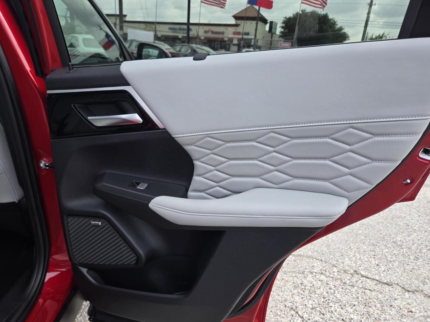 2025 MAROON /BEIGE Mitsubishi Outlander SEL (JA4J3WA82SZ) with an 2.4L L4 DOHC 16V engine, CVT transmission, located at 1842 Wirt Road, Houston, TX, 77055, (713) 973-3903, 29.805330, -95.484787 - Photo#15