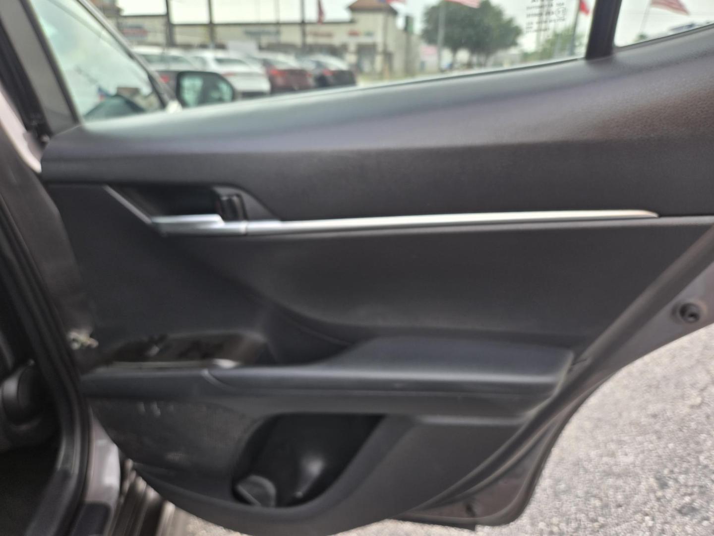 2021 Gray /Black Toyota Camry SE (4T1G11AK3MU) with an 2.5L L4 DOHC 16V engine, 8A transmission, located at 1842 Wirt Road, Houston, TX, 77055, (713) 973-3903, 29.805330, -95.484787 - Photo#15