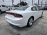 2022 White /Black Dodge Charger SXT (2C3CDXBG7NH) with an 3.6L V6 DOHC 24V engine, 8A transmission, located at 1842 Wirt Road, Houston, TX, 77055, (713) 973-3903, 29.805330, -95.484787 - Photo#4
