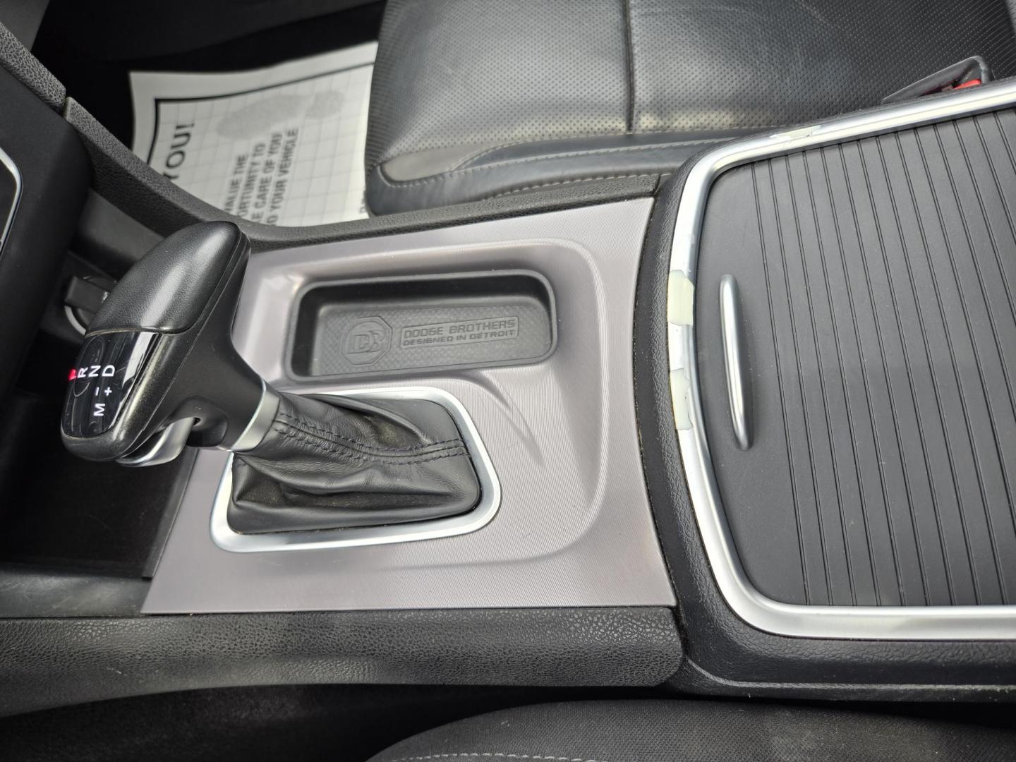 2022 White /Black Dodge Charger SXT (2C3CDXBG7NH) with an 3.6L V6 DOHC 24V engine, 8A transmission, located at 1842 Wirt Road, Houston, TX, 77055, (713) 973-3903, 29.805330, -95.484787 - Photo#20