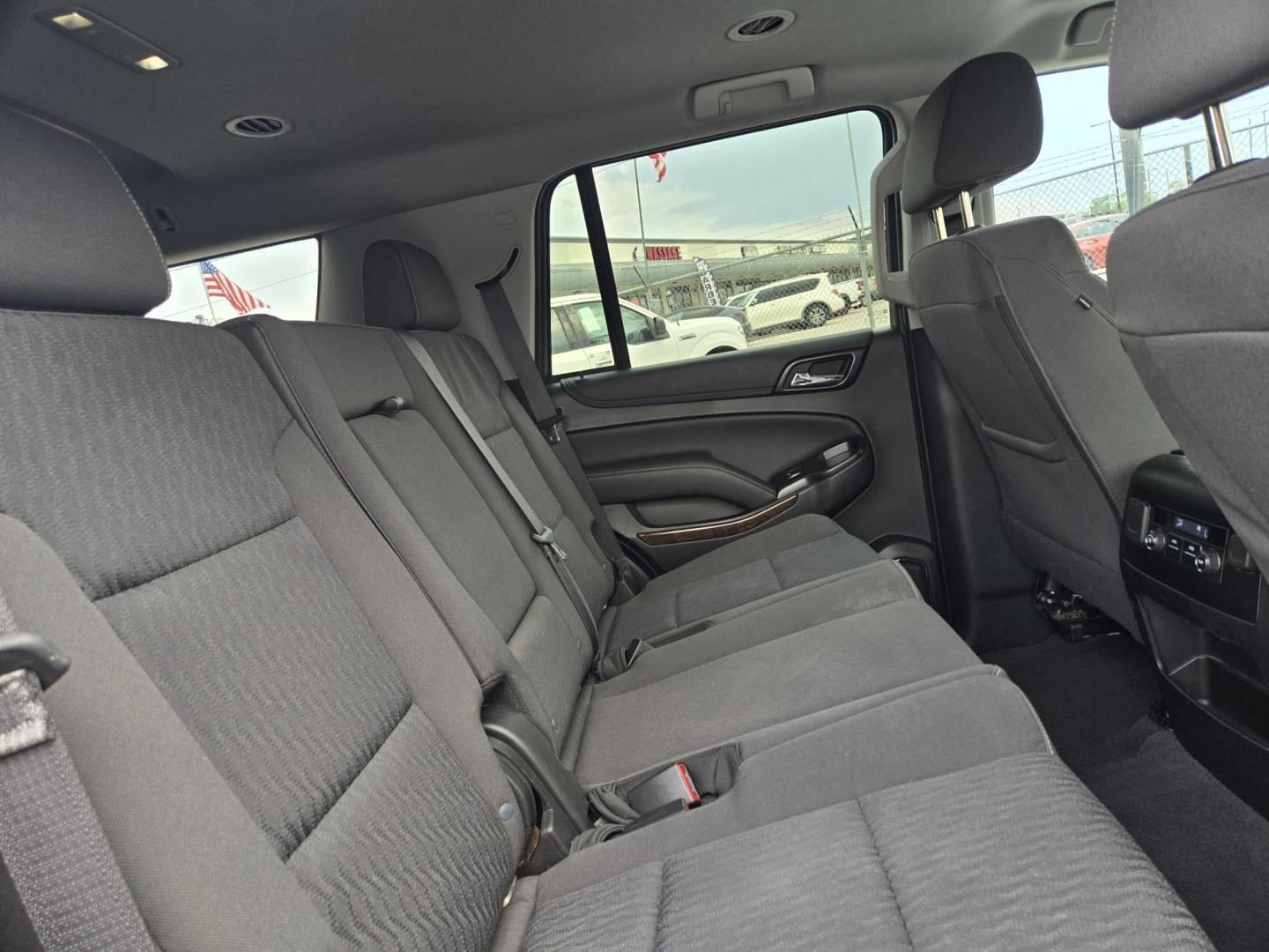 2020 White /Black Chevrolet Tahoe LS 2WD (1GNSCAKC8LR) with an 5.3L V8 OHV 16V engine, 6A transmission, located at 1842 Wirt Road, Houston, TX, 77055, (713) 973-3903, 29.805330, -95.484787 - Photo#14