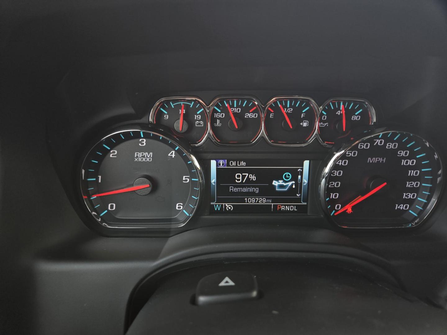 2020 White /Black Chevrolet Tahoe LS 2WD (1GNSCAKC8LR) with an 5.3L V8 OHV 16V engine, 6A transmission, located at 1842 Wirt Road, Houston, TX, 77055, (713) 973-3903, 29.805330, -95.484787 - Photo#18