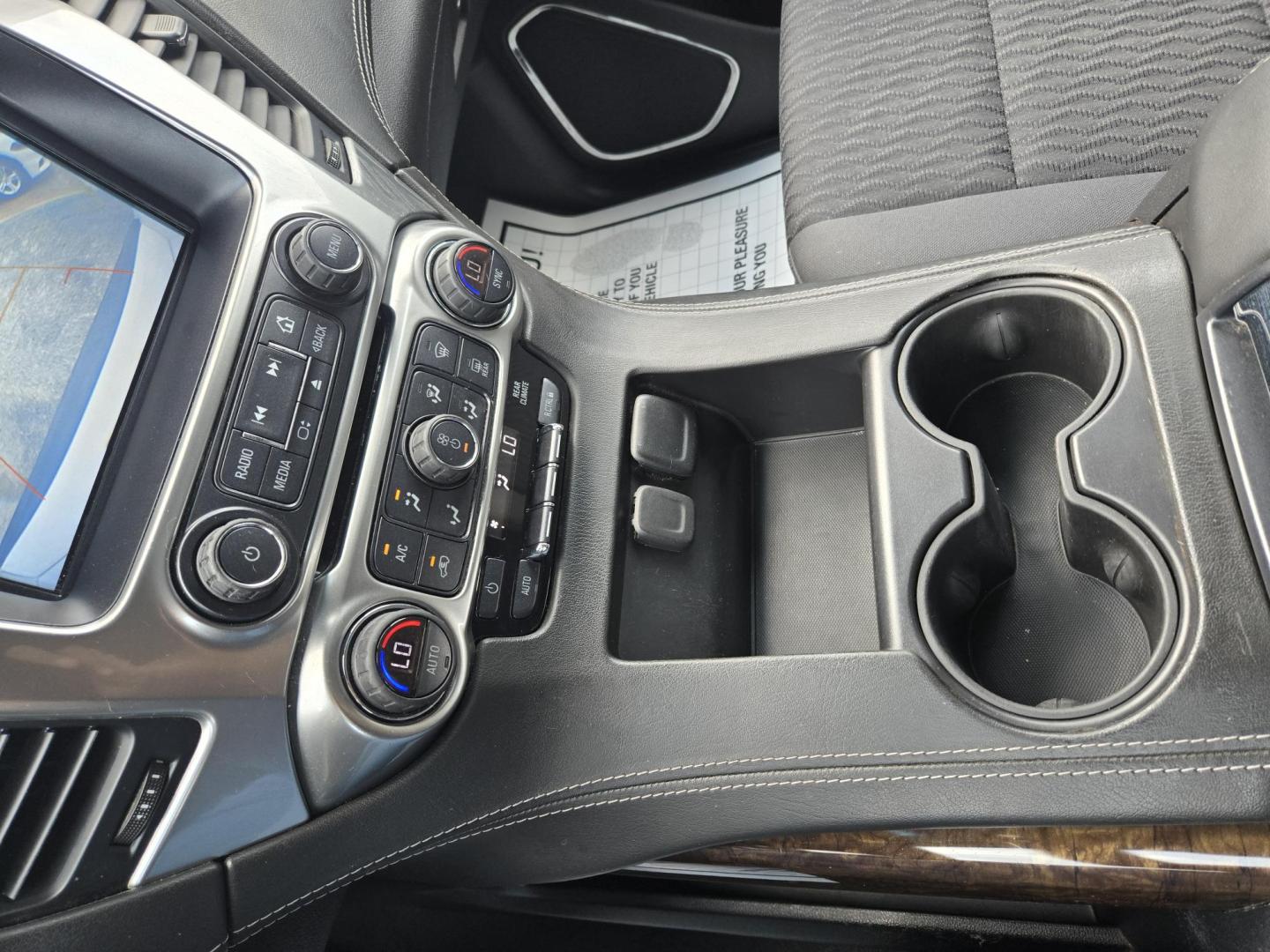 2020 White /Black Chevrolet Tahoe LS 2WD (1GNSCAKC8LR) with an 5.3L V8 OHV 16V engine, 6A transmission, located at 1842 Wirt Road, Houston, TX, 77055, (713) 973-3903, 29.805330, -95.484787 - Photo#21