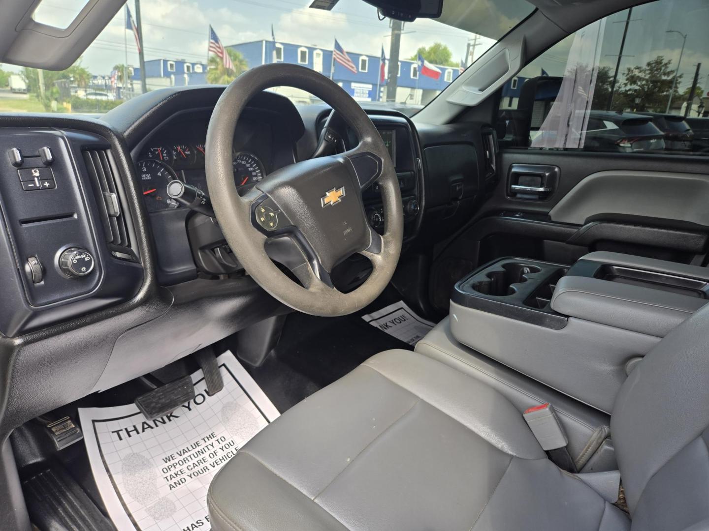 2018 White /Gray Chevrolet Silverado 2500HD Work Truck Crew Cab 2WD (1GC1CUEG2JF) with an 6.0L V8 OHV 16V FFV engine, 6A transmission, located at 1842 Wirt Road, Houston, TX, 77055, (713) 973-3903, 29.805330, -95.484787 - Photo#8