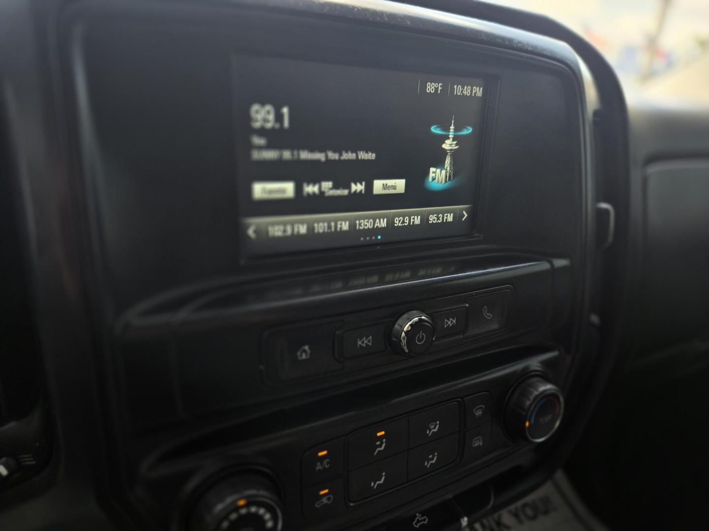 2018 White /Gray Chevrolet Silverado 2500HD Work Truck Crew Cab 2WD (1GC1CUEG2JF) with an 6.0L V8 OHV 16V FFV engine, 6A transmission, located at 1842 Wirt Road, Houston, TX, 77055, (713) 973-3903, 29.805330, -95.484787 - Photo#18