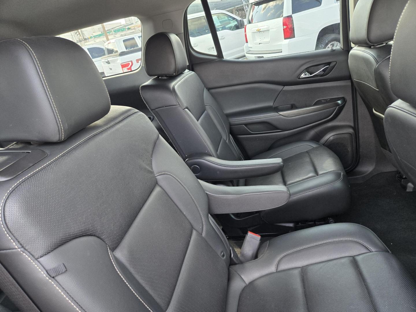 2023 White /Black GMC Acadia SLT (1GKKNML40PZ) with an 2.0L L4 DOHC 16V TURBO engine, 9A transmission, located at 1842 Wirt Road, Houston, TX, 77055, (713) 973-3903, 29.805330, -95.484787 - Photo#14