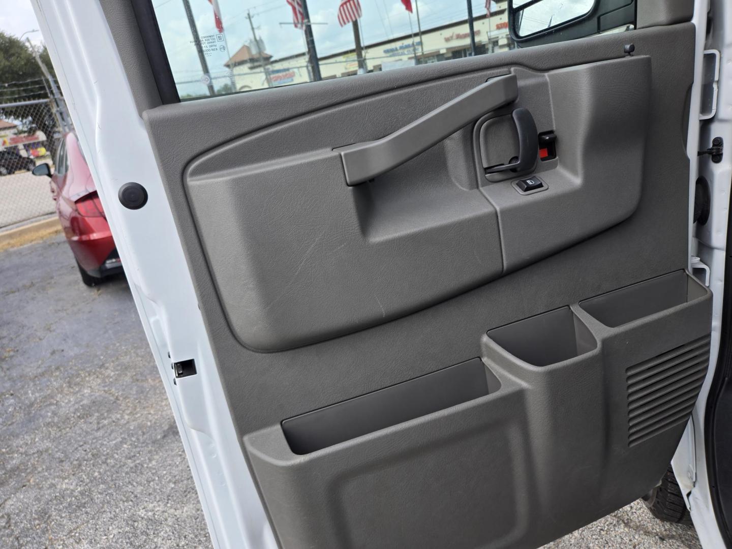 2023 White Chevrolet Express 2500 Cargo Extended (1GCWGBFP7P1) with an 4.3L V6 engine, 6A transmission, located at 1842 Wirt Road, Houston, TX, 77055, (713) 973-3903, 29.805330, -95.484787 - Photo#9