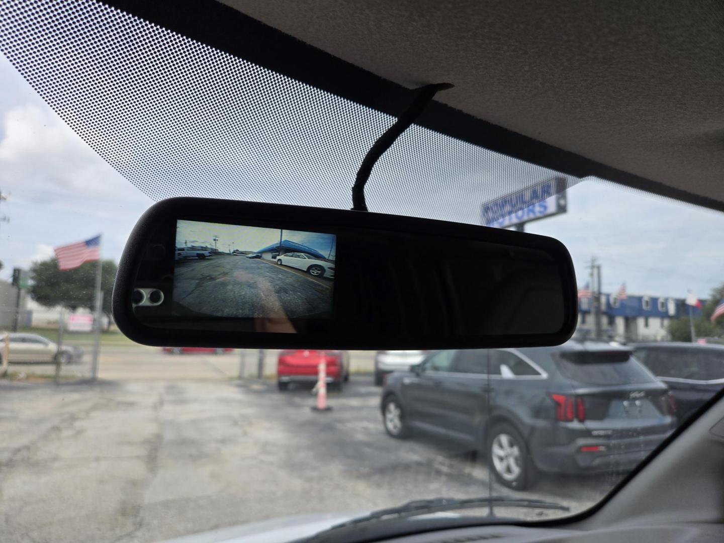 2023 White Chevrolet Express 2500 Cargo Extended (1GCWGBFP7P1) with an 4.3L V6 engine, 6A transmission, located at 1842 Wirt Road, Houston, TX, 77055, (713) 973-3903, 29.805330, -95.484787 - Photo#18