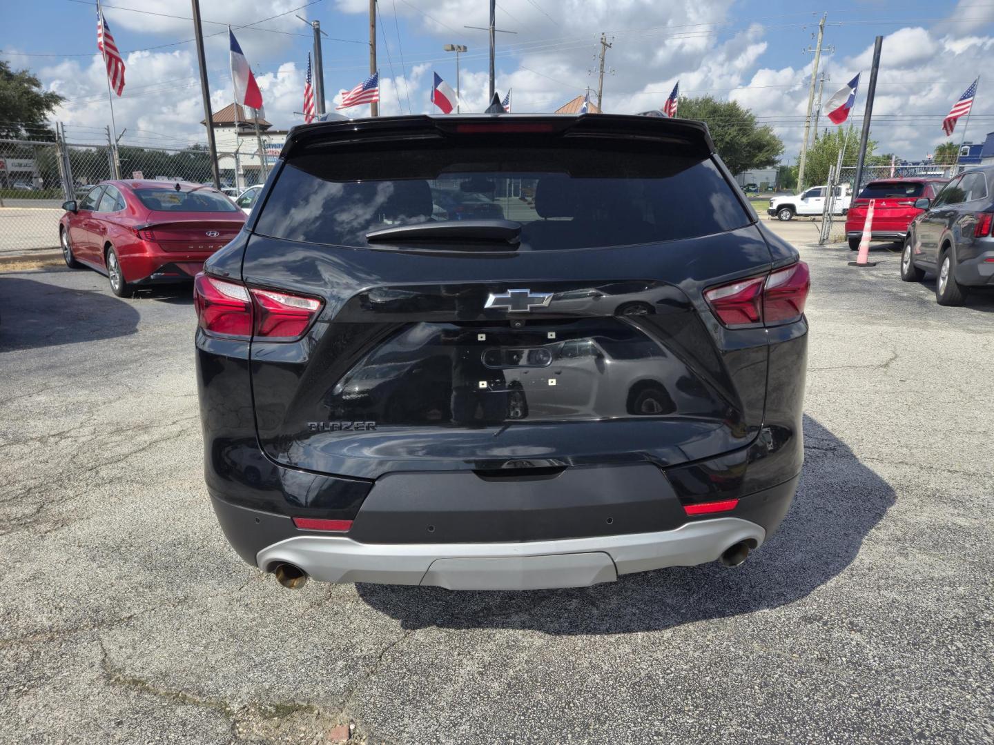 2021 Black /Black Chevrolet Blazer 2LT (3GNKBCR4XMS) with an 2.0L L4 DOHC 16 TURBO engine, 9A transmission, located at 1842 Wirt Road, Houston, TX, 77055, (713) 973-3903, 29.805330, -95.484787 - Photo#3