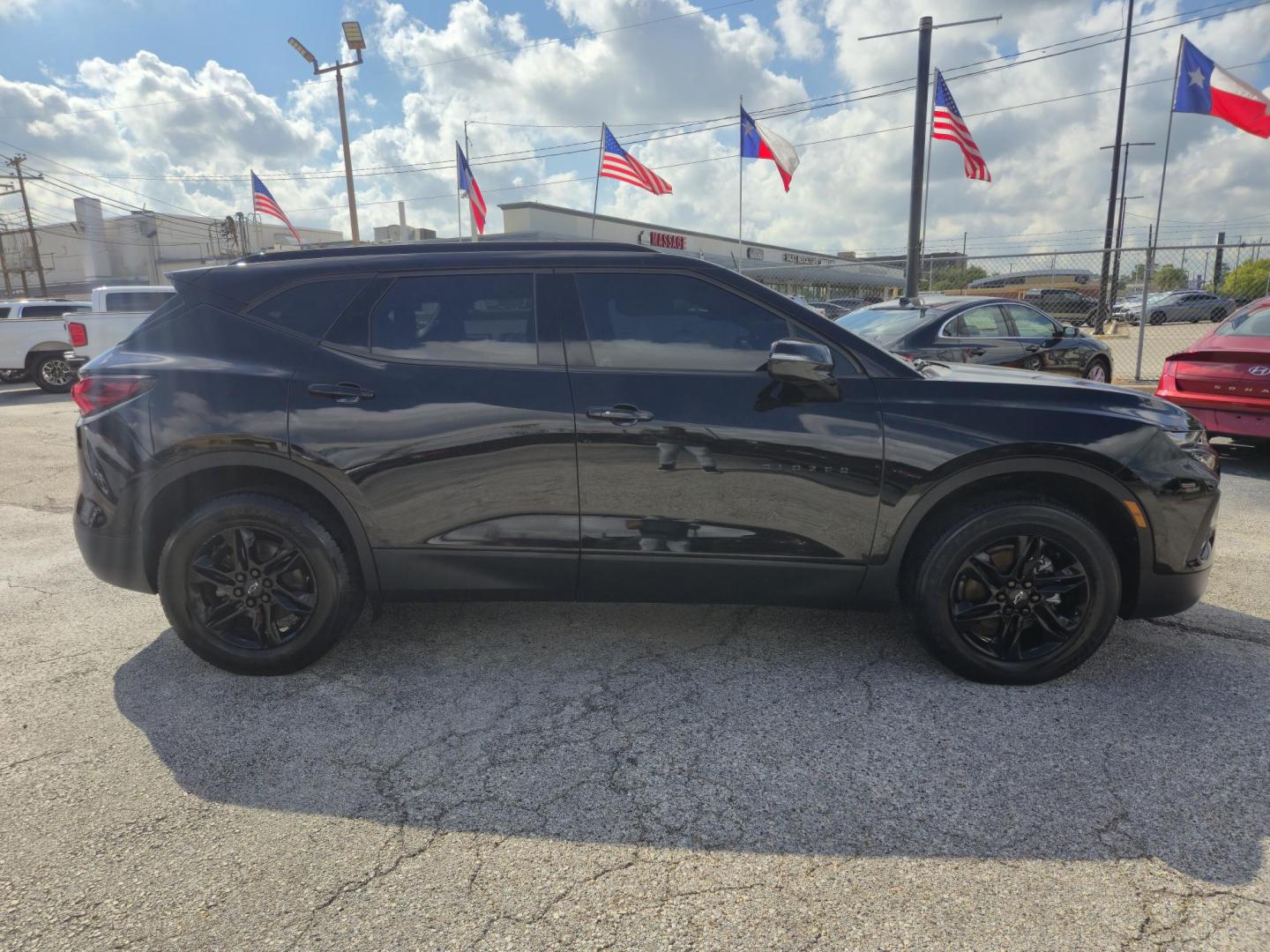 2021 Black /Black Chevrolet Blazer 2LT (3GNKBCR4XMS) with an 2.0L L4 DOHC 16 TURBO engine, 9A transmission, located at 1842 Wirt Road, Houston, TX, 77055, (713) 973-3903, 29.805330, -95.484787 - Photo#5