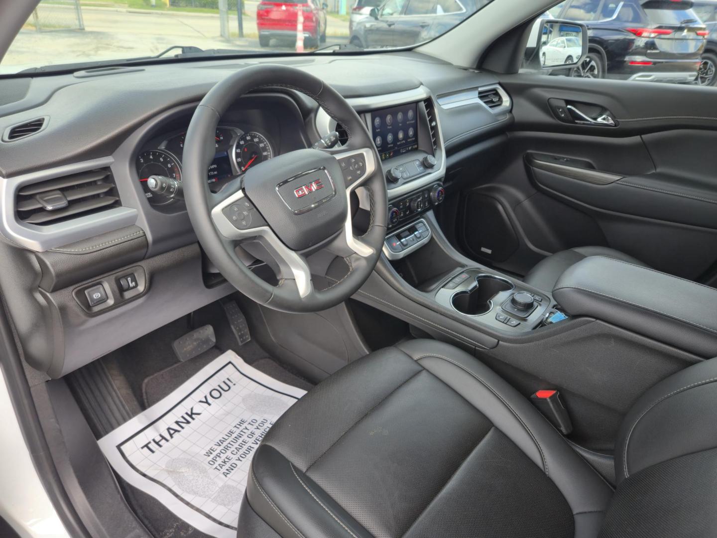 2023 White /Black GMC Acadia SLT (1GKKNML43PZ) with an 2.0L L4 DOHC 16V TURBO engine, 9A transmission, located at 1842 Wirt Road, Houston, TX, 77055, (713) 973-3903, 29.805330, -95.484787 - Photo#8